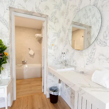 Infanta Isabel By Recordis Hotel 3*