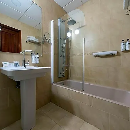 Infanta Isabel By Recordis Hotel 3*